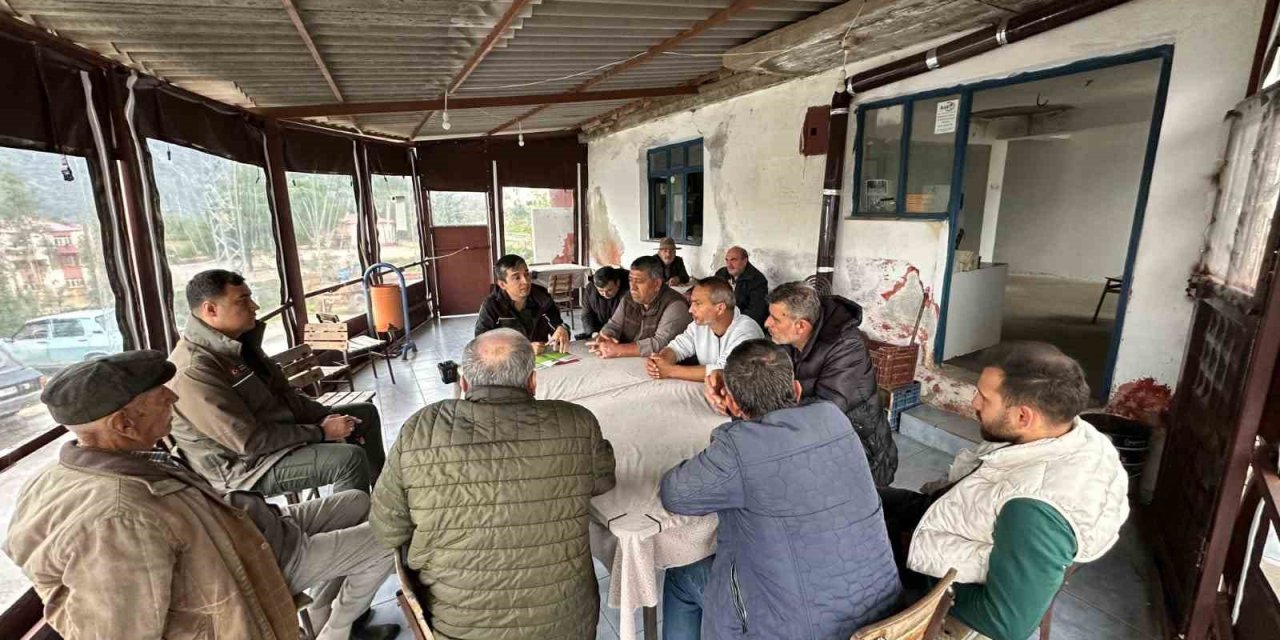 Mersin’de Köylüler Orman Yangınına Karşı Eğitiliyor