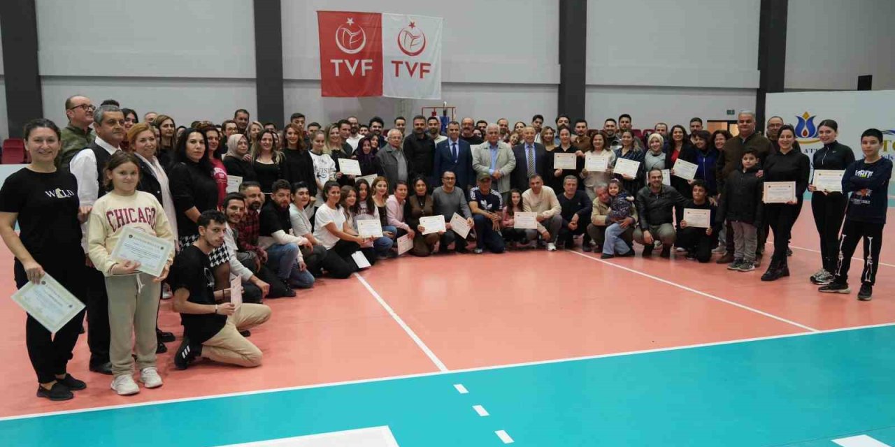 Alanya’da Zeybek Kurslarının İkinci Dönemi Başlıyor