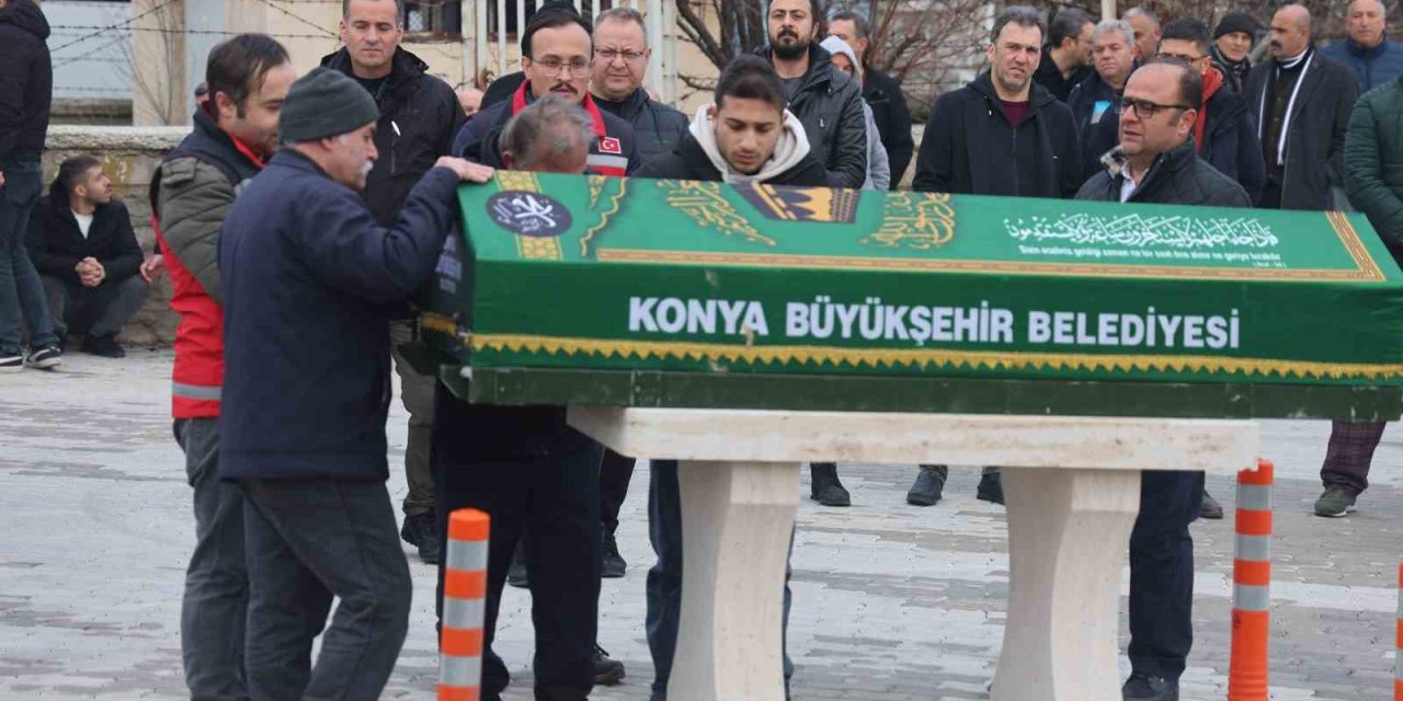 Yangın Faciasında Hayatını Kaybeden Esra Nazik Son Yolculuğuna Uğurlandı