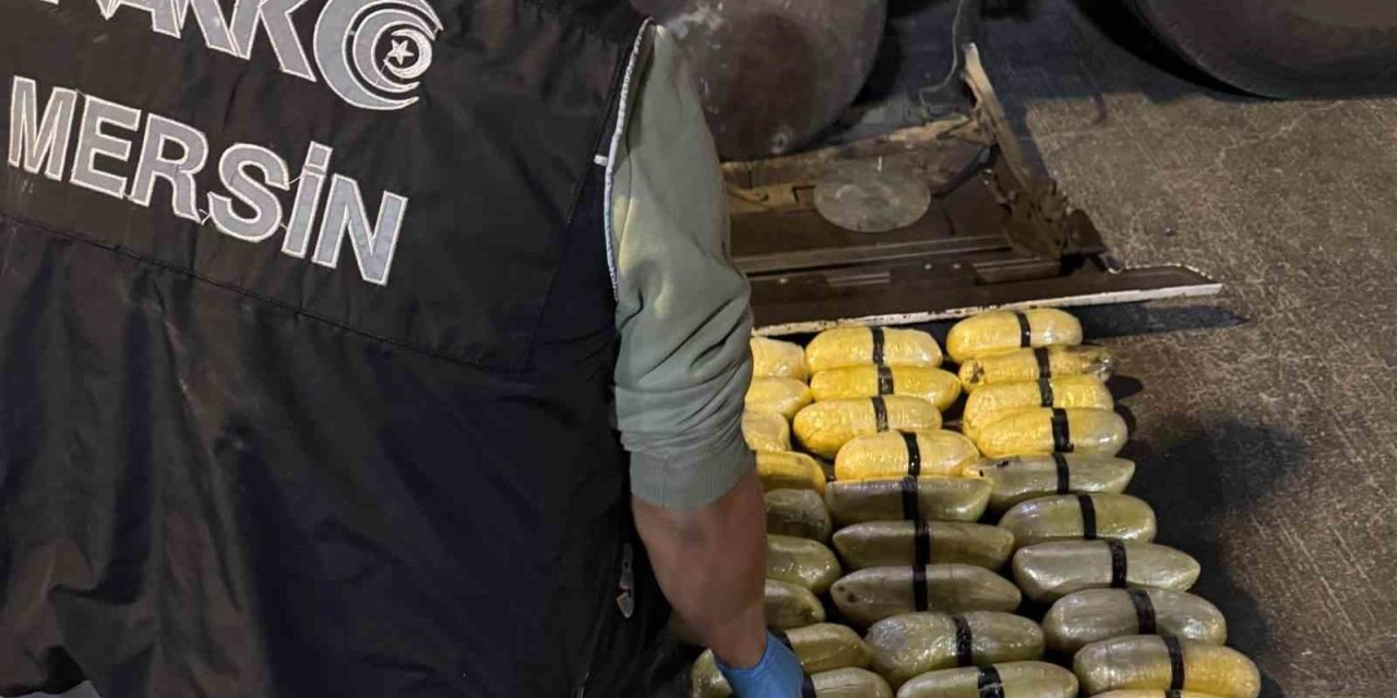 Mersin’de Tırın Gizli Bölmelerinde 43 Kilo 720 Gram Metamfetamin Ele Geçirildi