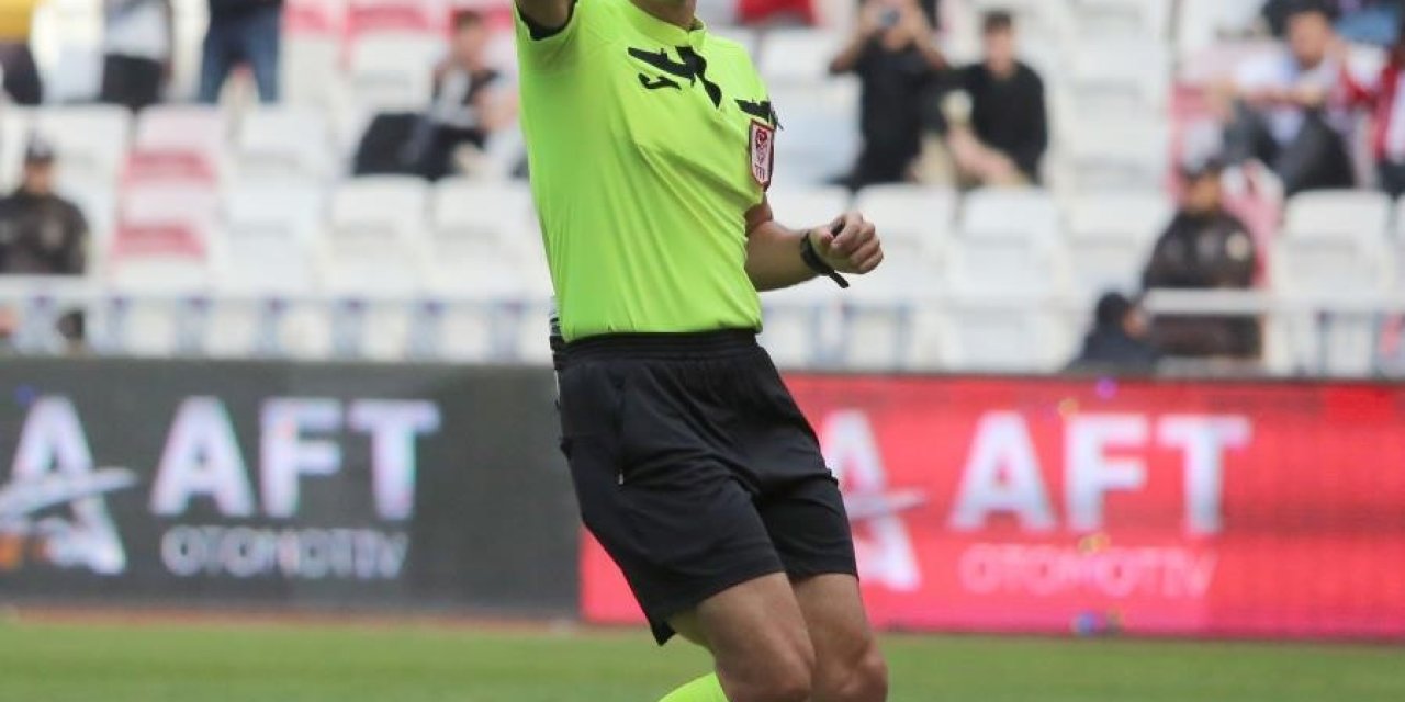 Pakkan İkinci Kez Sivasspor-kayserispor Maçında Düdük Çalacak