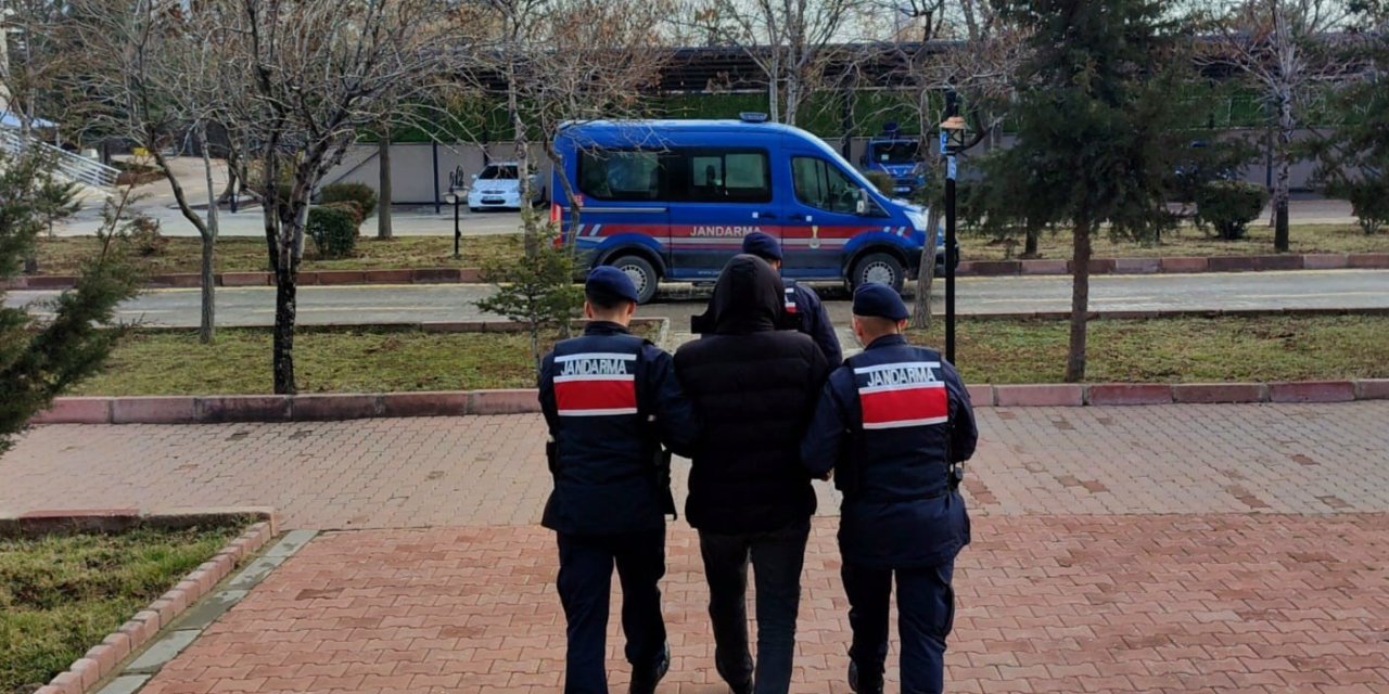 Aksaray’da 27 Yıl Hapis Cezası Olan Uyuşturucu Taciri Yakalandı