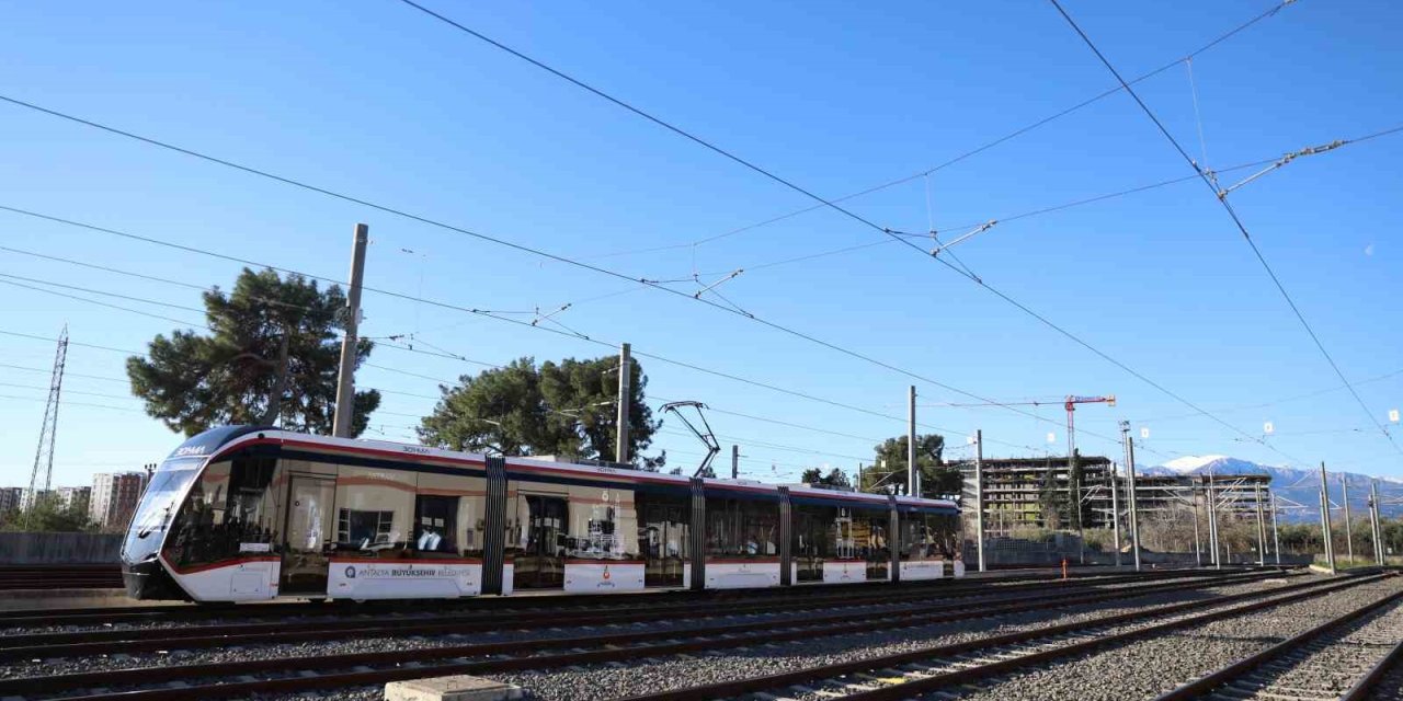 Tramvaylar Sefer Bitiminde Temizlik Ve Hijyen Çalışmalarına Sokuluyor