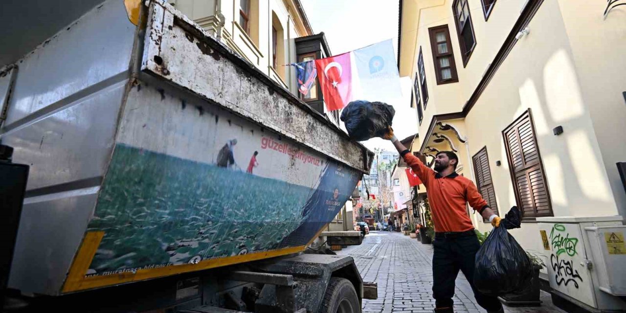 Kaleiçi’nde Çöpte Dedektiflik Dönemi