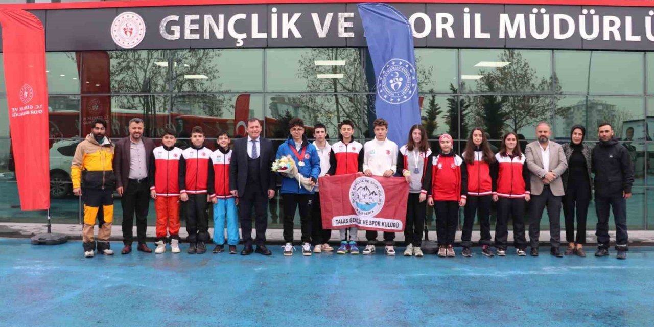 Şampiyon Sporcuya Coşkulu Karşılama