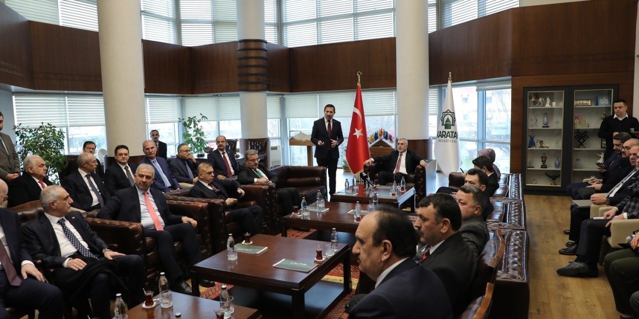 Bakan Işıkhan: “karatay Belediyesi’ni Başarılı Çalışmalarından Dolayı Tebrik Ediyorum”