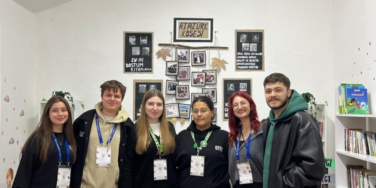 Anadolu Üniversitesi Öğrencileri Şehit Polis Anısına Kütüphane Kurdu