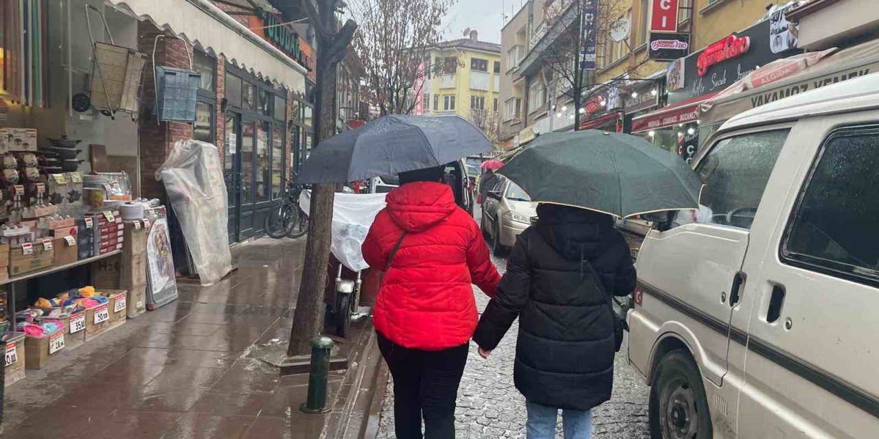 Eskişehir’de Yağmur Vatandaşlara Zor Anlar Yaşattı