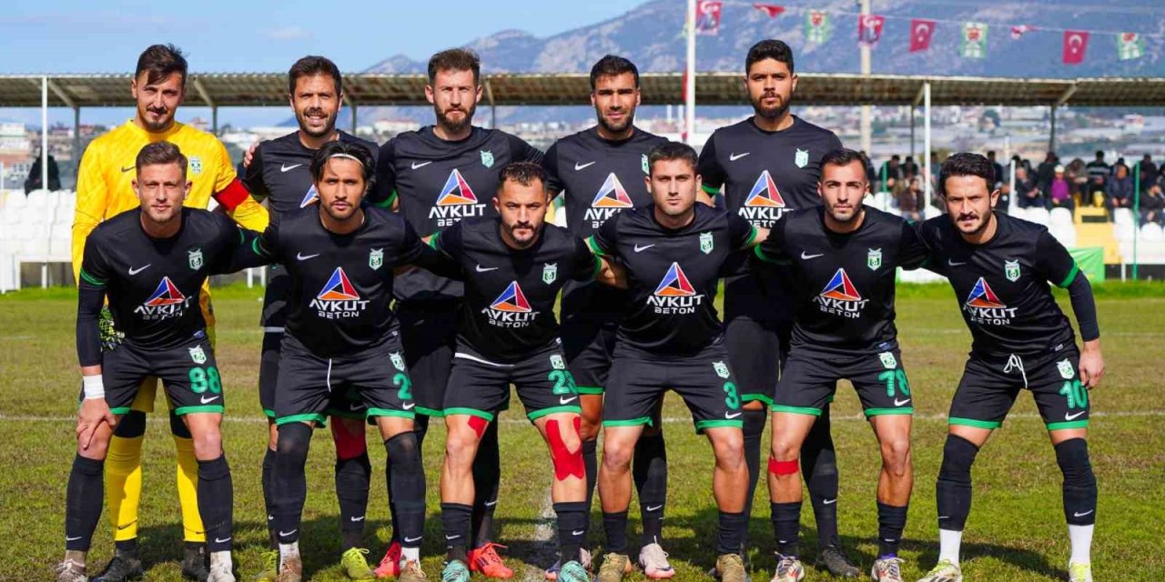 Manavgat Belediyespor Liderliğini Sürdürdü