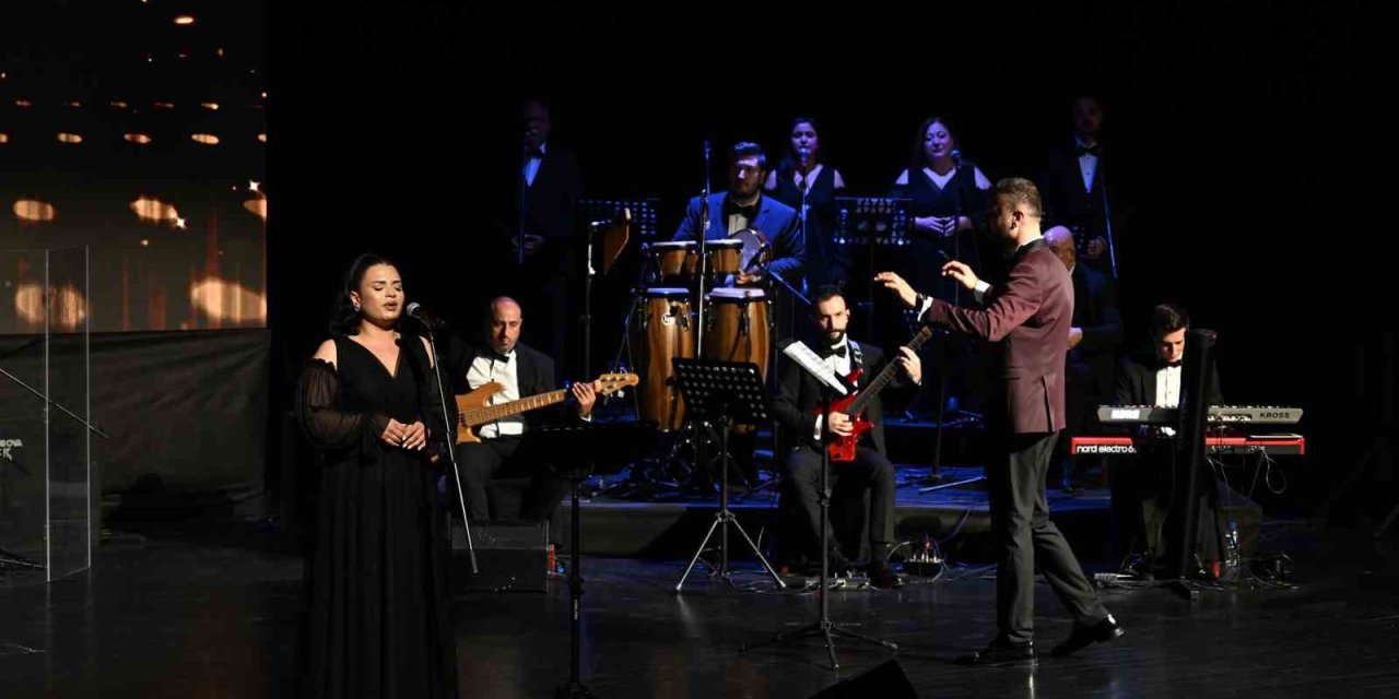 Mersin’de ’bir Hoş Seda’ Konseri Düzenlendi