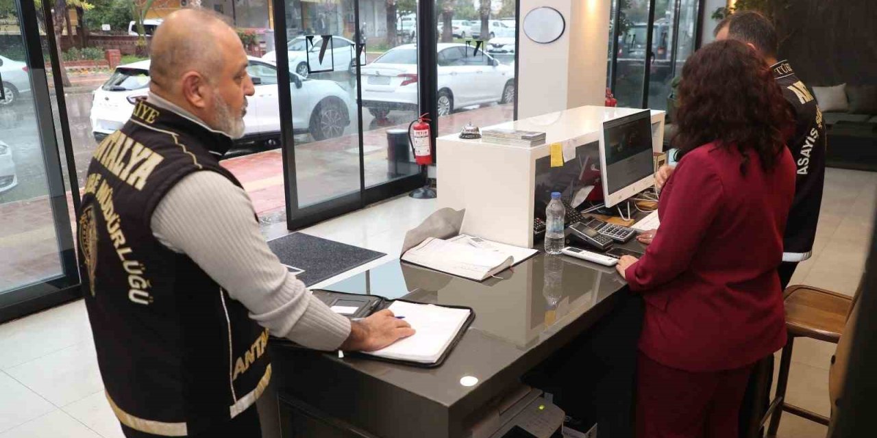 Antalya’da Günübirlik Konaklama Yerleri Ve Araç Kiralama Firmaları Denetlendi