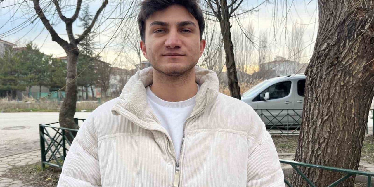 Polisin Trafiği Tehlikeye Atan Motosikletlileri İlginç Yakalama Yöntemi Kamerada