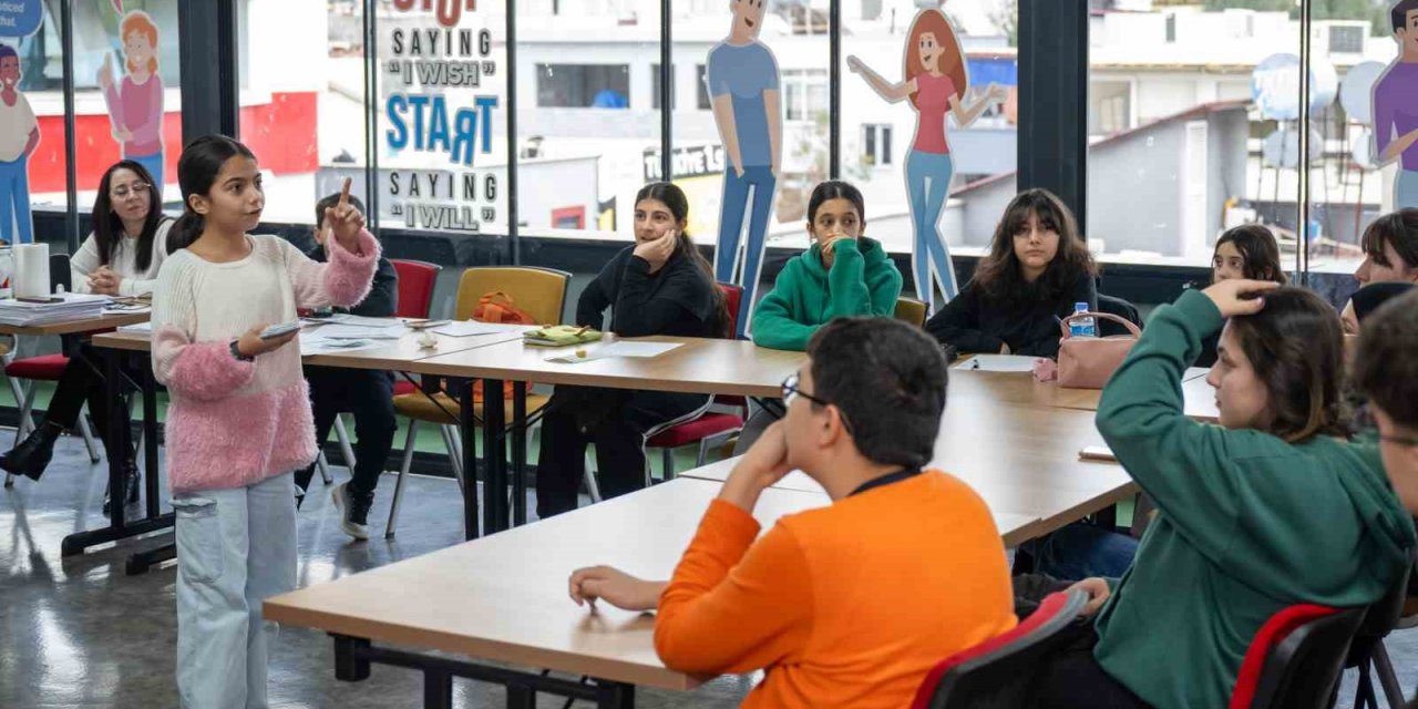 Öğrenciler, Yarıyıl Tatilinde Yabancı Dil Becerilerini Geliştiriyor