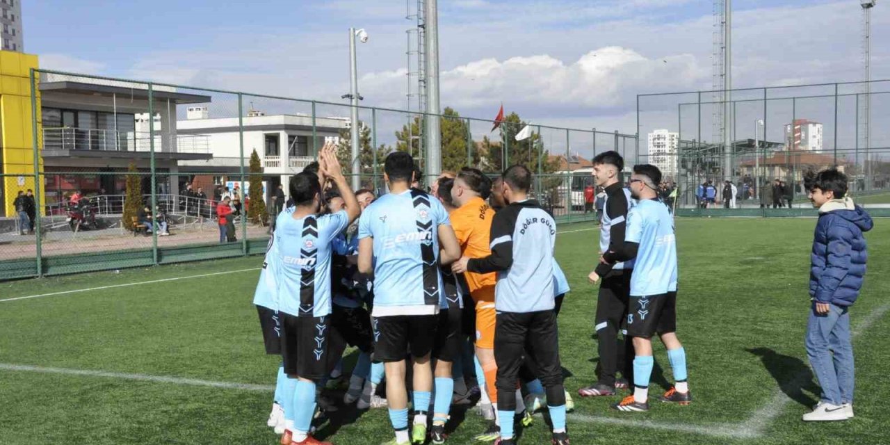 Döğergücü Fk Şampiyon Oldu