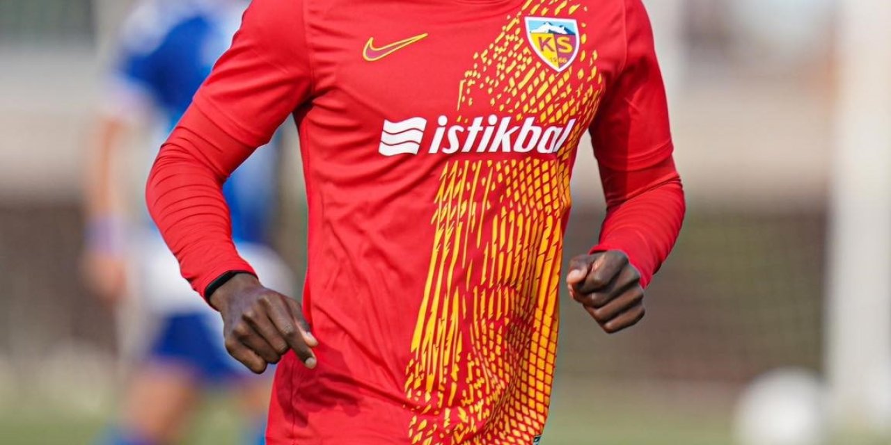 Takım Arkadaşına Tokat Atan Stephane Bahoken, Kadro Dışı Bırakıldı