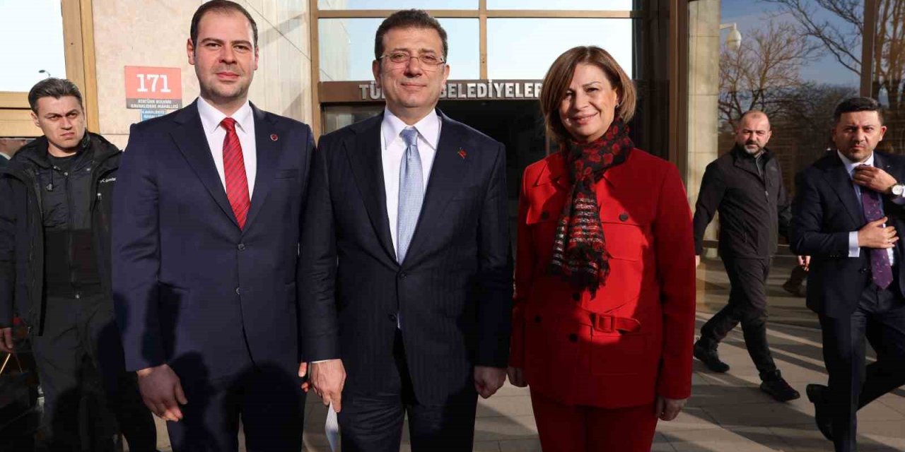 Başkan Ünlüce Türkiye Belediyeler Birliği’nin Araç Teslim Törenine Katıldı