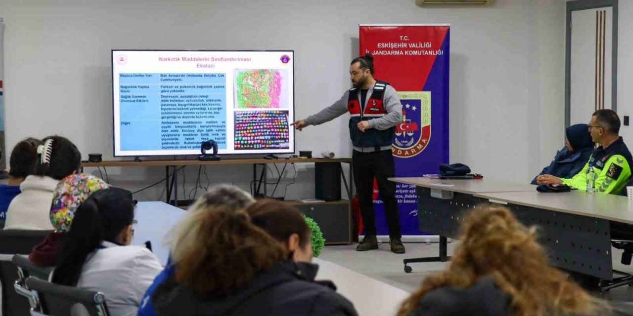 Jandarma Ekiplerinden Firma Çalışanlarına Seminer