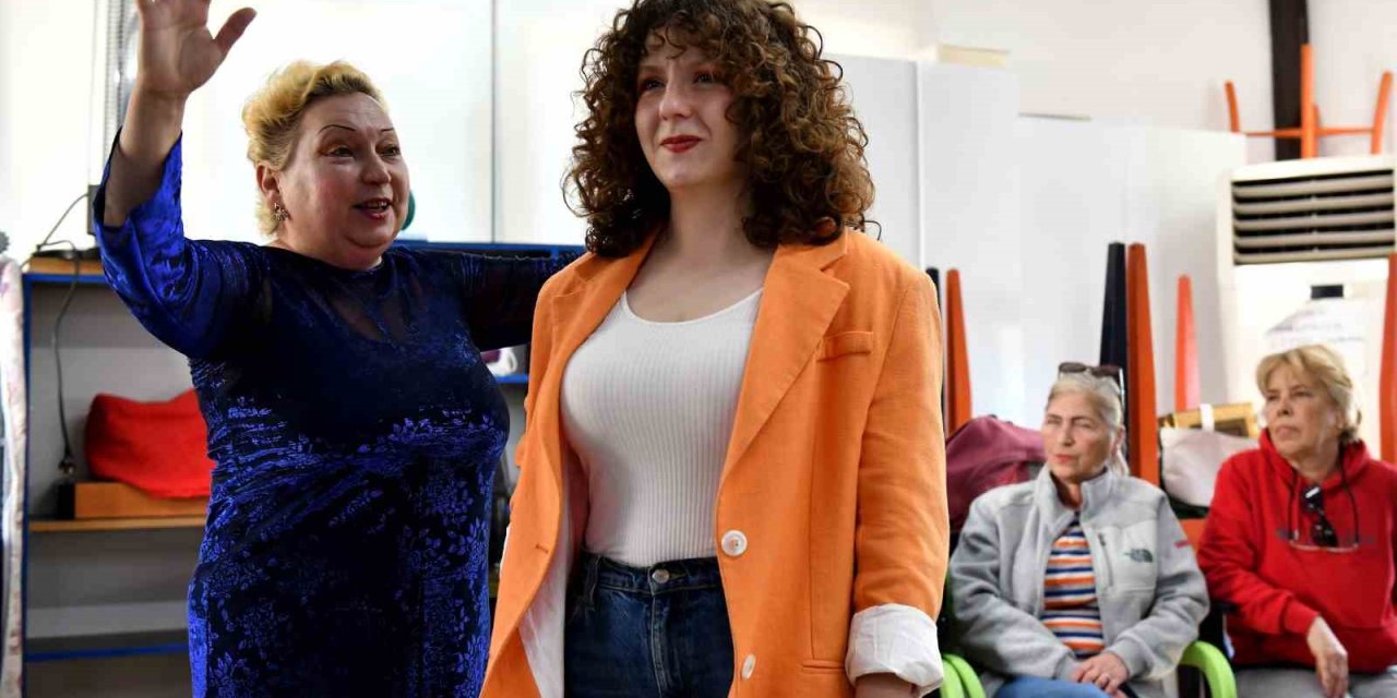 Yaşlı Evlerinde Psikolog Ve Uzmanlar Eşliğinde Empati Atölyesi