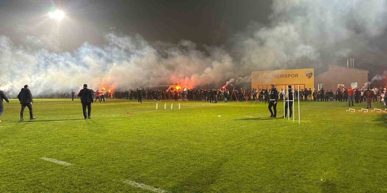 Kayserispor’da Taraftarlı Antrenman