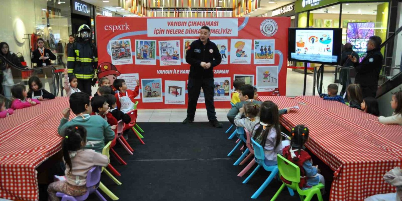 Çocuklara Ve Ebeveynlere Yangın Eğitimi