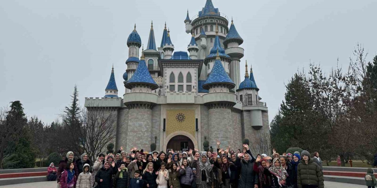 Başkan Ünlüce Mihalgazili Kadınlarla Buluştu