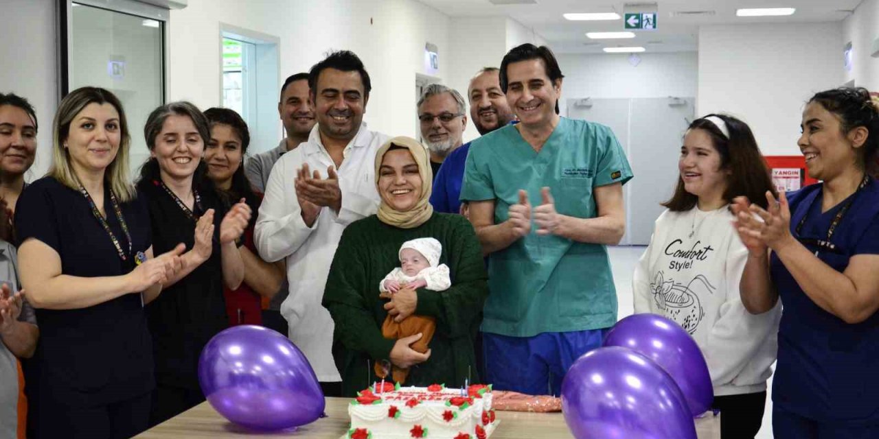 380 Gramlık Hira Su Bebek 5 Aylık Mücadelenin Sonunda Hayata Tutundu