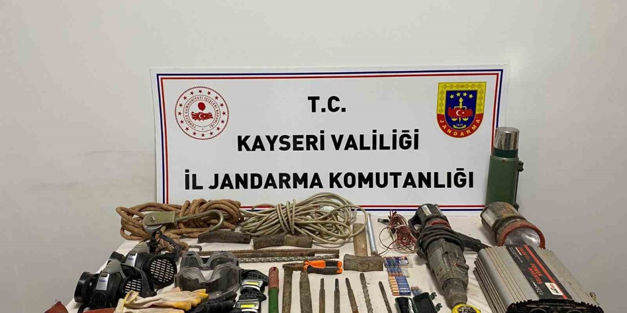 Tümülüste Kaçak Kazıya Suçüstü