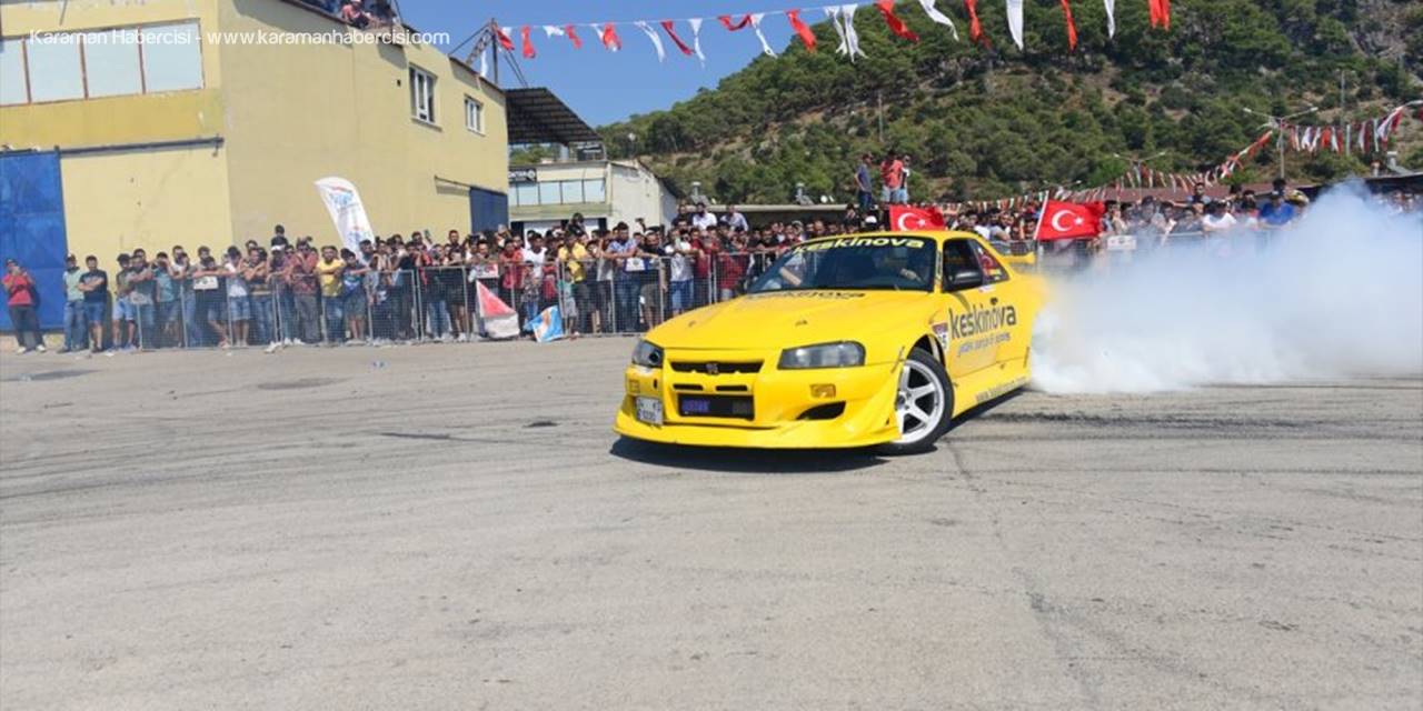 Otomobil Fuarında Drift Gösterisi Yapıldı