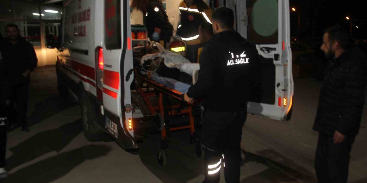 Alacak Verecek Kavgasında Sırtından Bıçaklandı