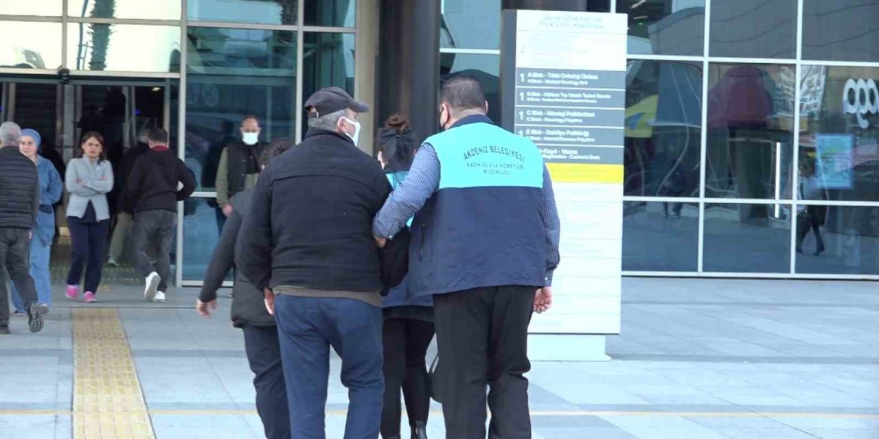 Akdeniz Belediyesinin Onkoloji Hastalarına Hizmeti Sürüyor