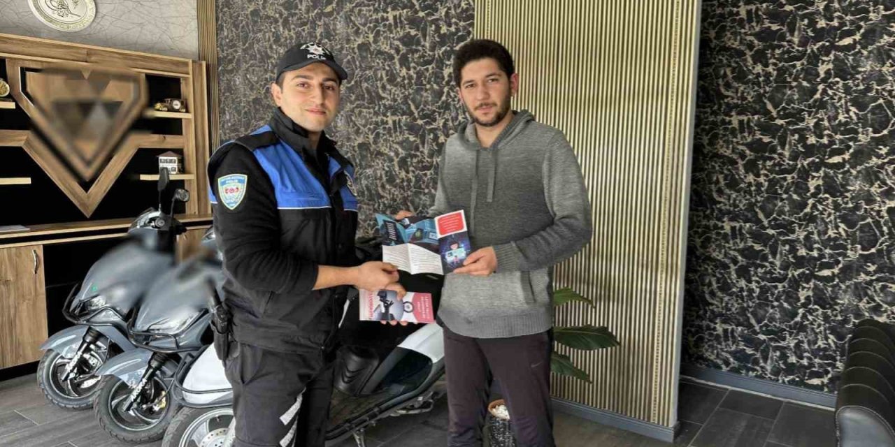 Polisten Vatandaşlara ’suçtan Korunma’ Eğitimi