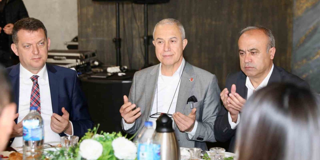 Alanya Belediye Başkanı Özçelik: "muhtarlarla Uyumlu Çalışmamız Hizmete Hız Kazandıracak"