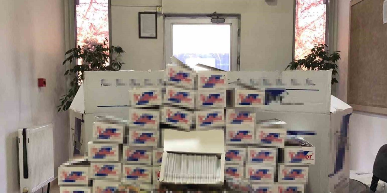 Yunus Timlerinin Durdurduğu Şüpheli Araçtan Binlerce Kaçak Sigara Çıktı