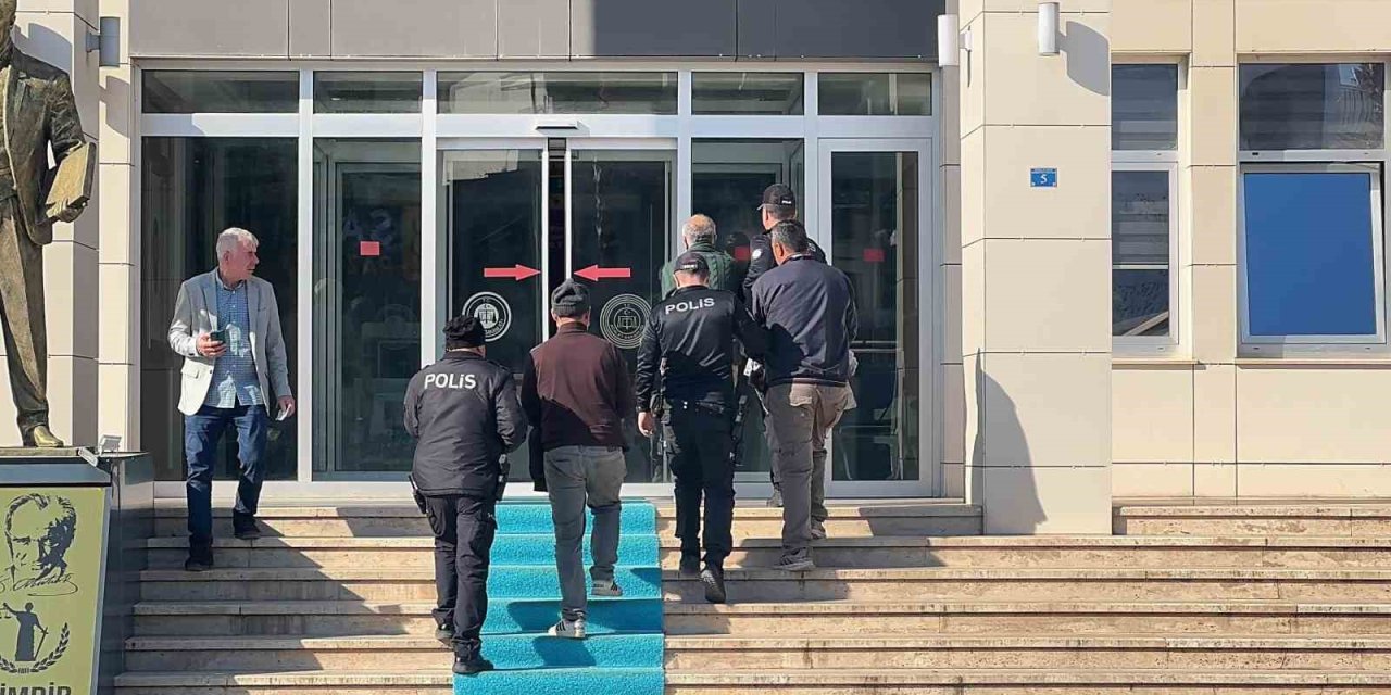 Antalya’da Palet Hırsızları Yakayı Ele Verdi