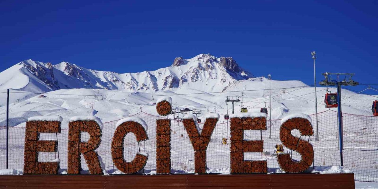 Jeoloji Mühendisi Adnan Evsen: "erciyes Dağı Aktif Bir Volkanik Dağ Ancak Kısa Vadede Patlaması Yönünde Bir Emare Gözükmüyor"