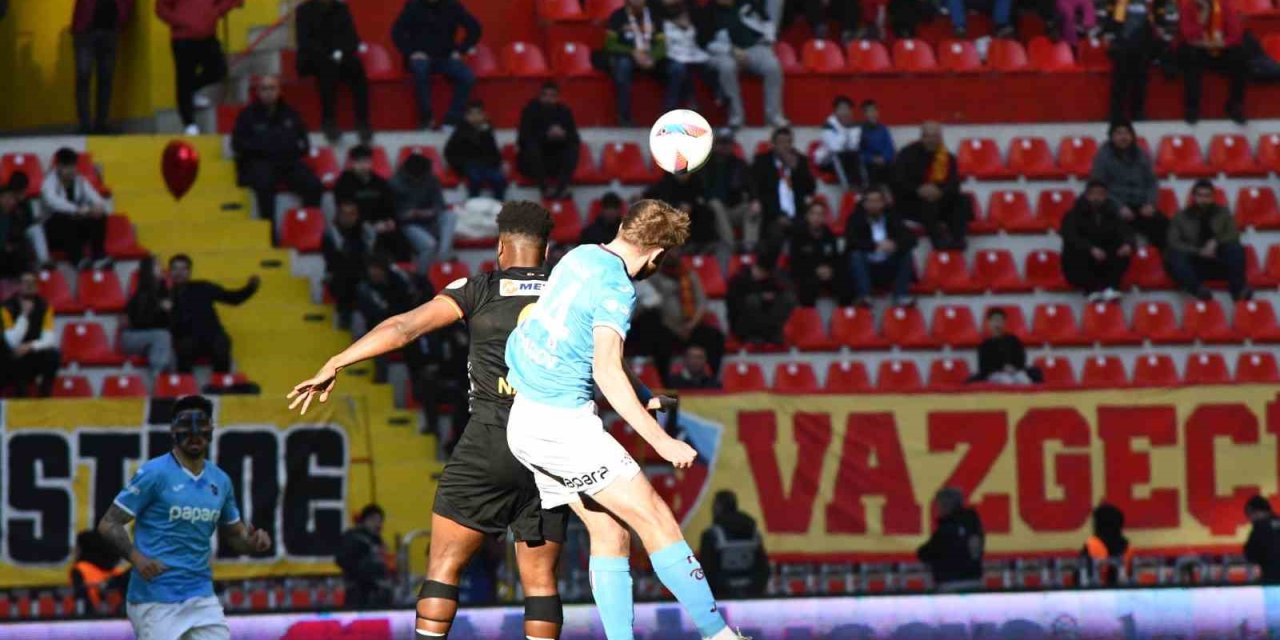 Trendyol Süper Lig: Kayserispor: 0 - Trabzonspor: 0 (ilk Yarı)
