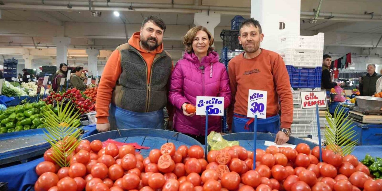 Başkan Ünlüce Çamlıca Pazarında