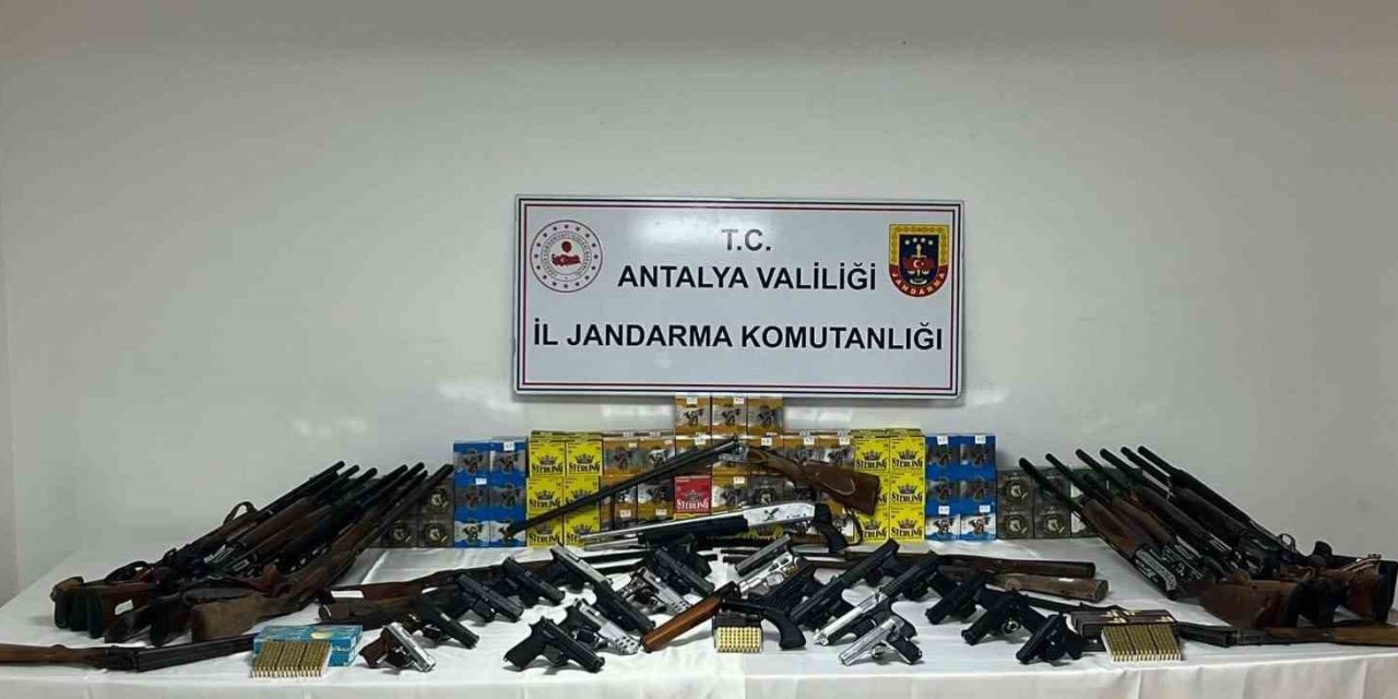 Antalya’da Ruhsatsız Silah Operasyonu, 22 Şüpheli Hakkında İşlem Başlatıldı