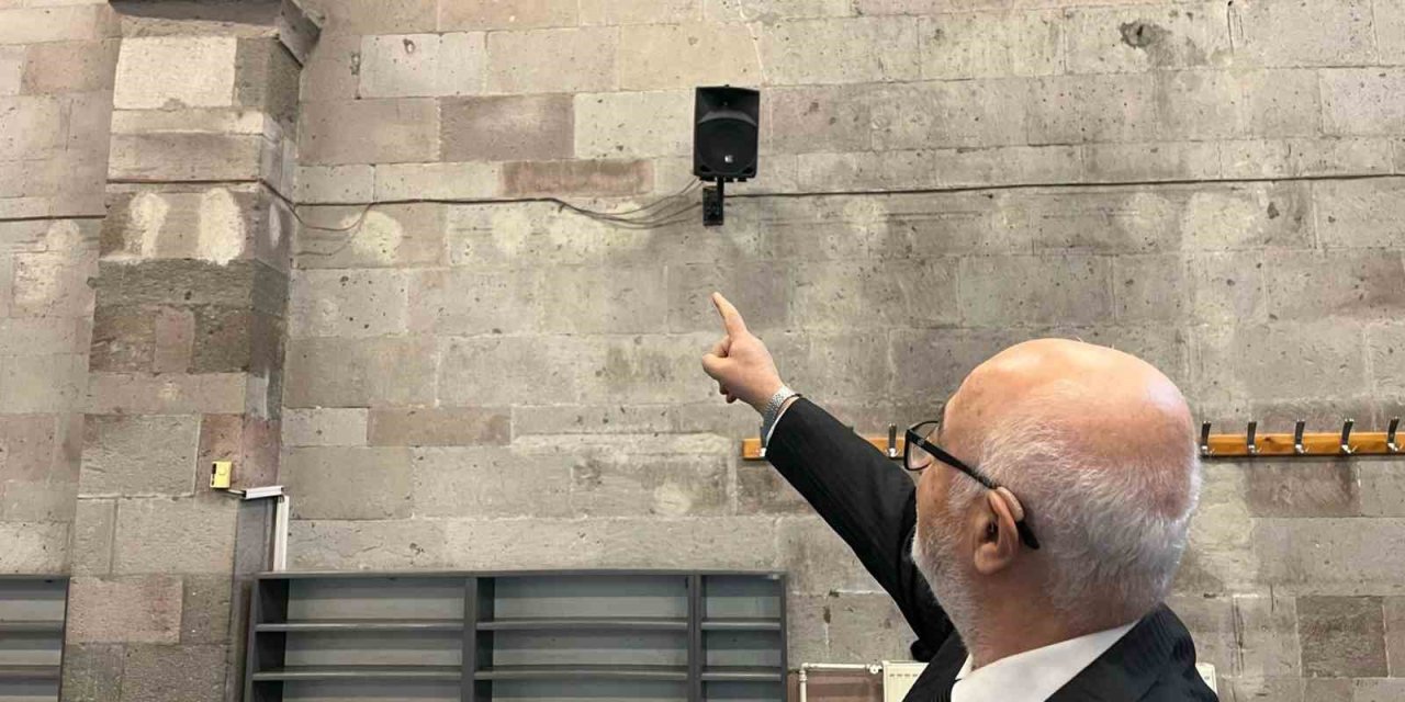 890 Yıllık Cami-i Kebir’in ’7 Tuğla’ Hikayesi