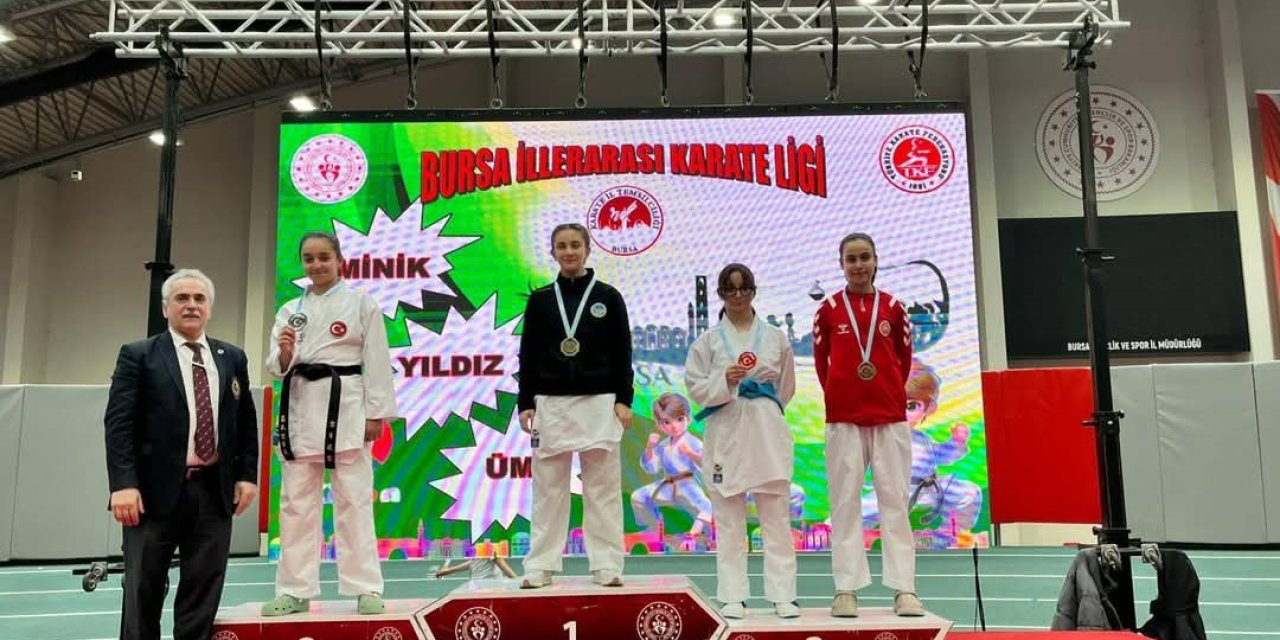 Eskişehirli Karate Sporcuları Bursa’dan Derecelerle Döndü