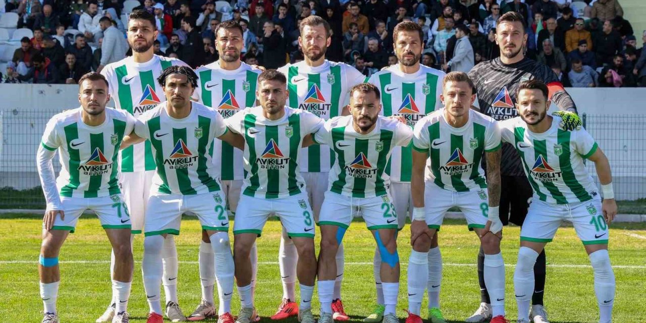 Manavgat Belediyespor Liderliğini Sürdürdü