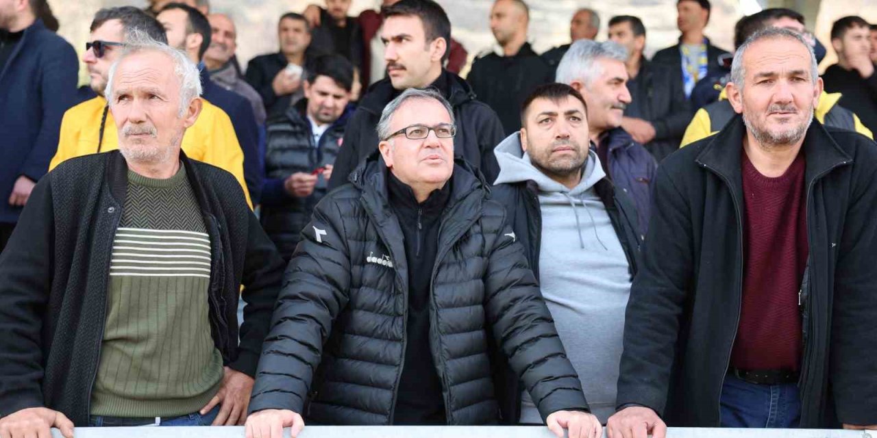 Başkan Özdoğan; Hacılar Erciyesspor’u Tebrik Etti