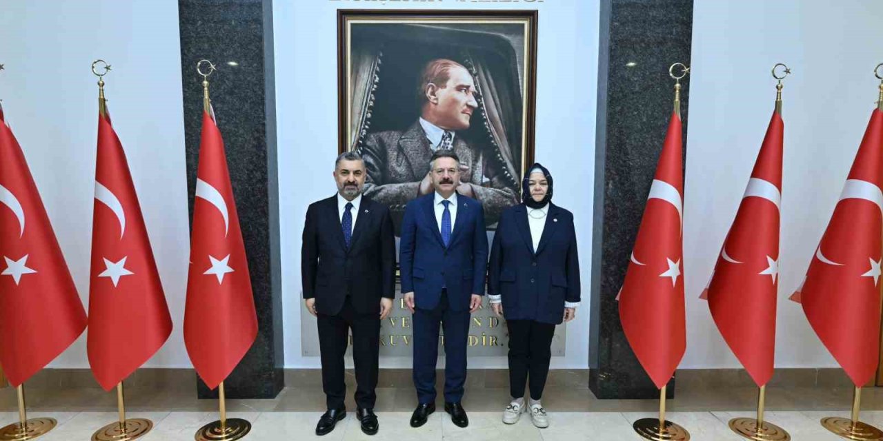 Başkan Şahin, Vali Hüseyin Aksoy’u Makamında Ziyaret Etti