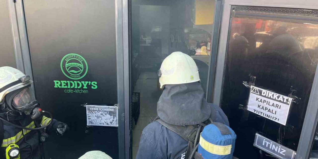 Fritöz’den Çıkan Yangın Korkuttu