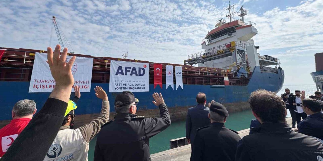 15. "iyilik Gemisi" Gazze’ye Uğurlandı