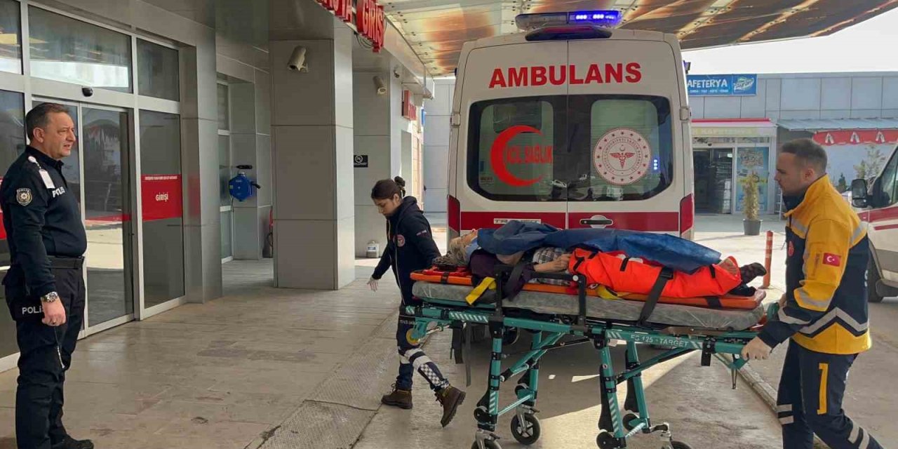 Eskişehir’de 2’nci Kattan Düşen Kadın Ağır Yaralanırken Yakını Sinir Krizi Geçirdi