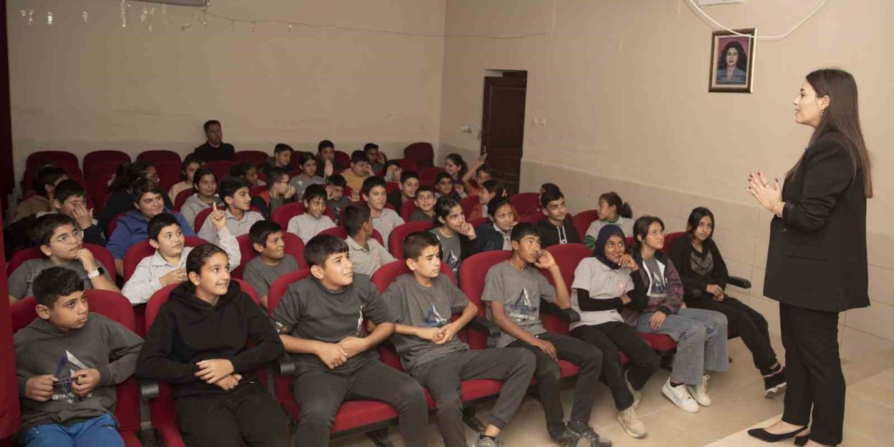 Mersin’de Lgs’ye Hazırlanan Öğrencilere Rehberlik Desteği