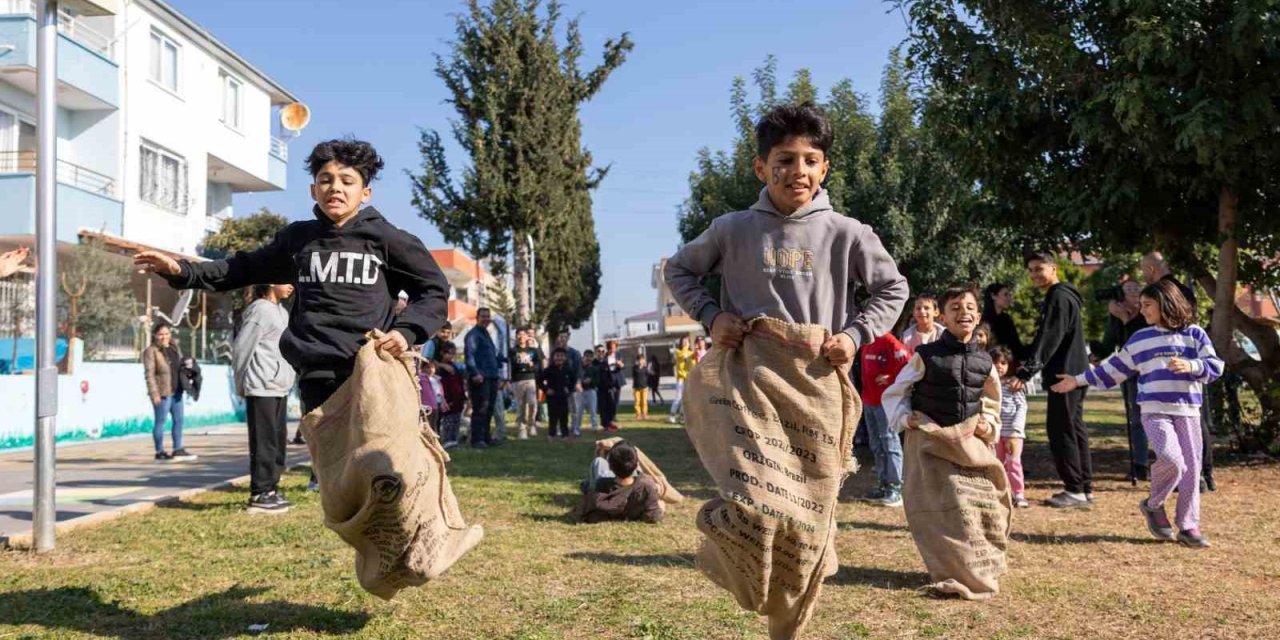 Mersin’de Çocuklar, Büyükşehir Belediyesinin Etkinliklerinde Keyifli Anlar Yaşadı