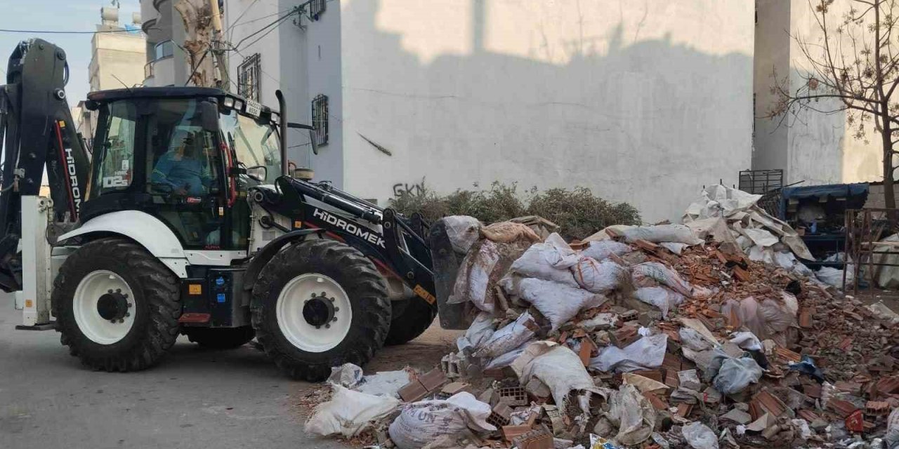 Mersin’de İnşaat Atıkları Temizleniyor