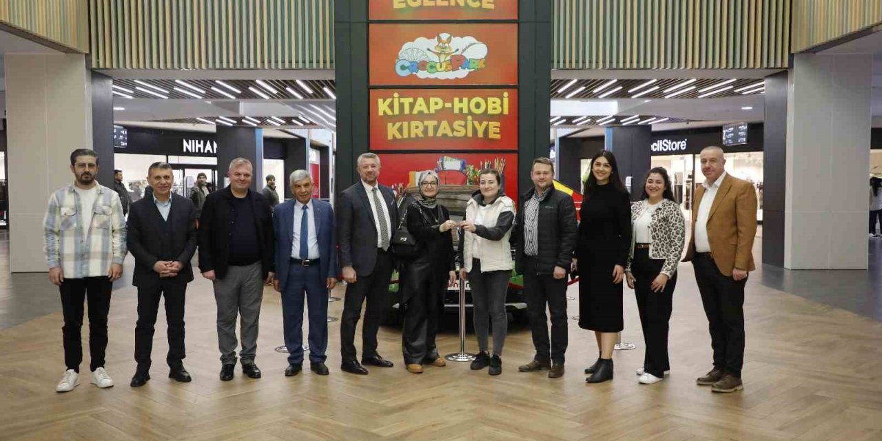 Kumsmall Talihlisi Aracını Teslim Aldı